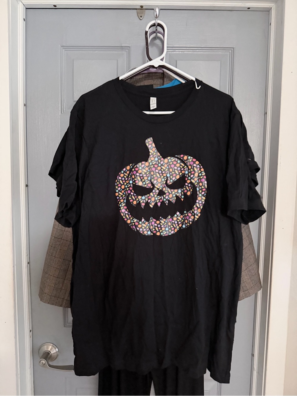 Black women’s size 2 XL Halloween Pumpkin Graphic Tee - Multicolor Candy Design